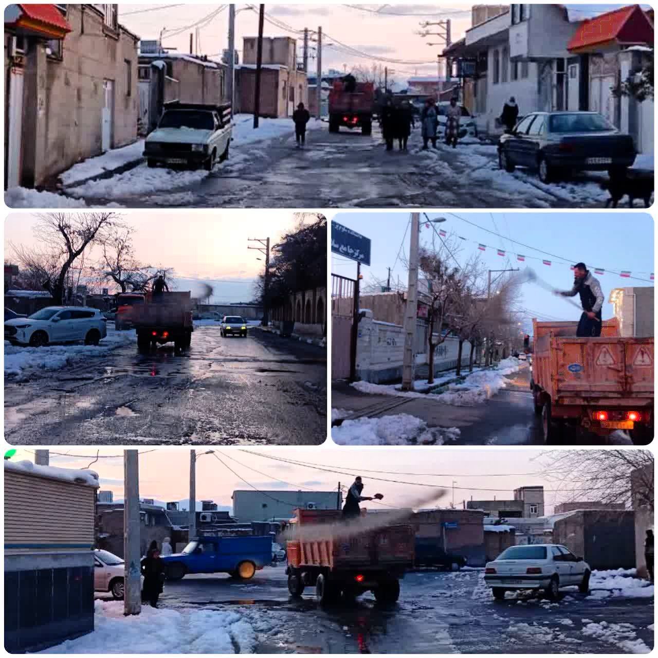 پخش ماسه و نمک در معابر سطح شهر آوه پس از عملیات برف‌روبی در راستای جلوگیری از یخ‌زدگی معابر توسط نیروهای زحمتکش خدمات شهری شهرداری آوه بهمن ۱۴۰۳